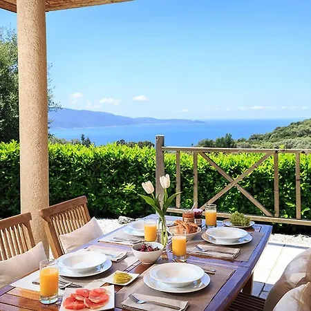 Vetricella Sleeps 4 Pool Air Con Wifi Villa