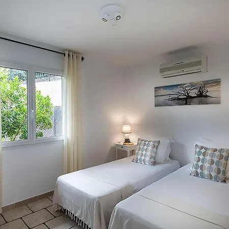 Vetricella Sleeps 4 Pool Air Con Wifi Villa