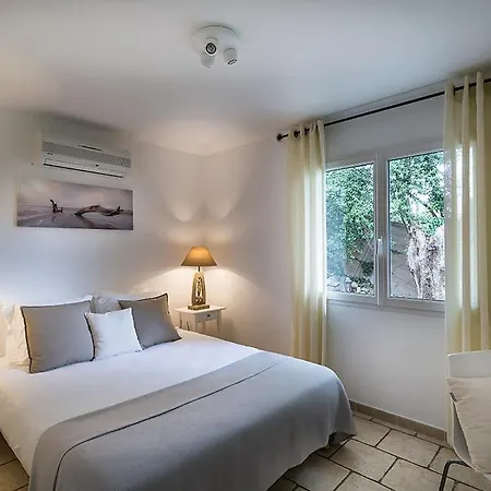 Vetricella Sleeps 4 Pool Air Con Wifi *